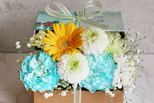 BOXアレンジ 染色 カスミソウ